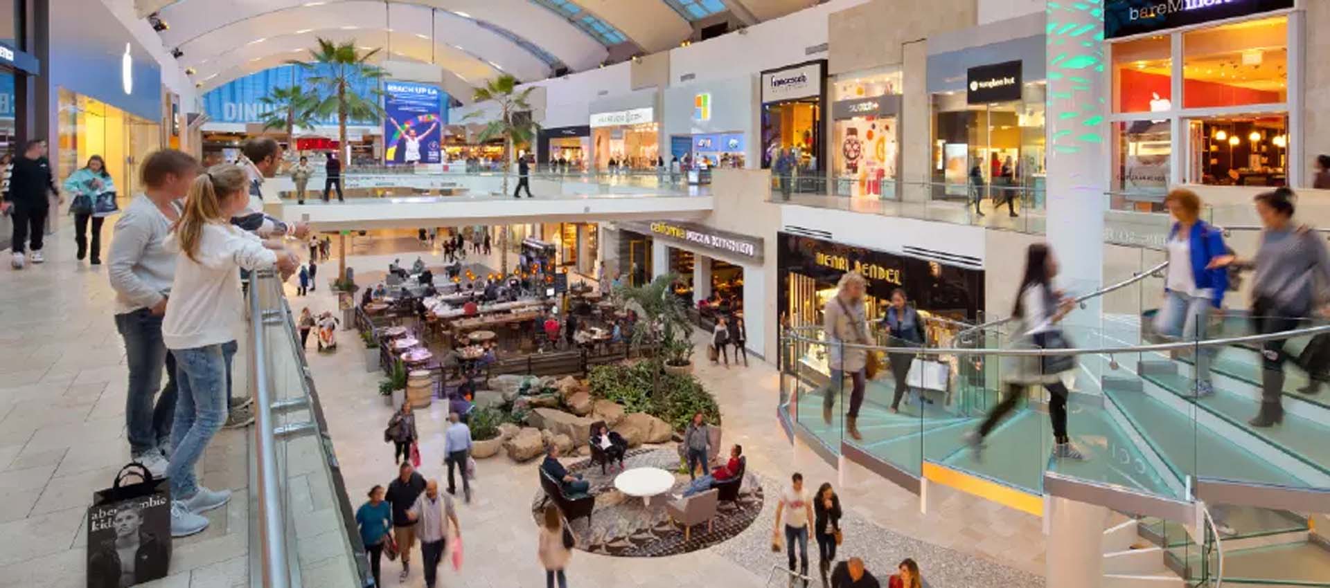 110 Westfield Topanga Shopping Center Stock Photos, High-Res Pictures, and  Images - Getty Images
